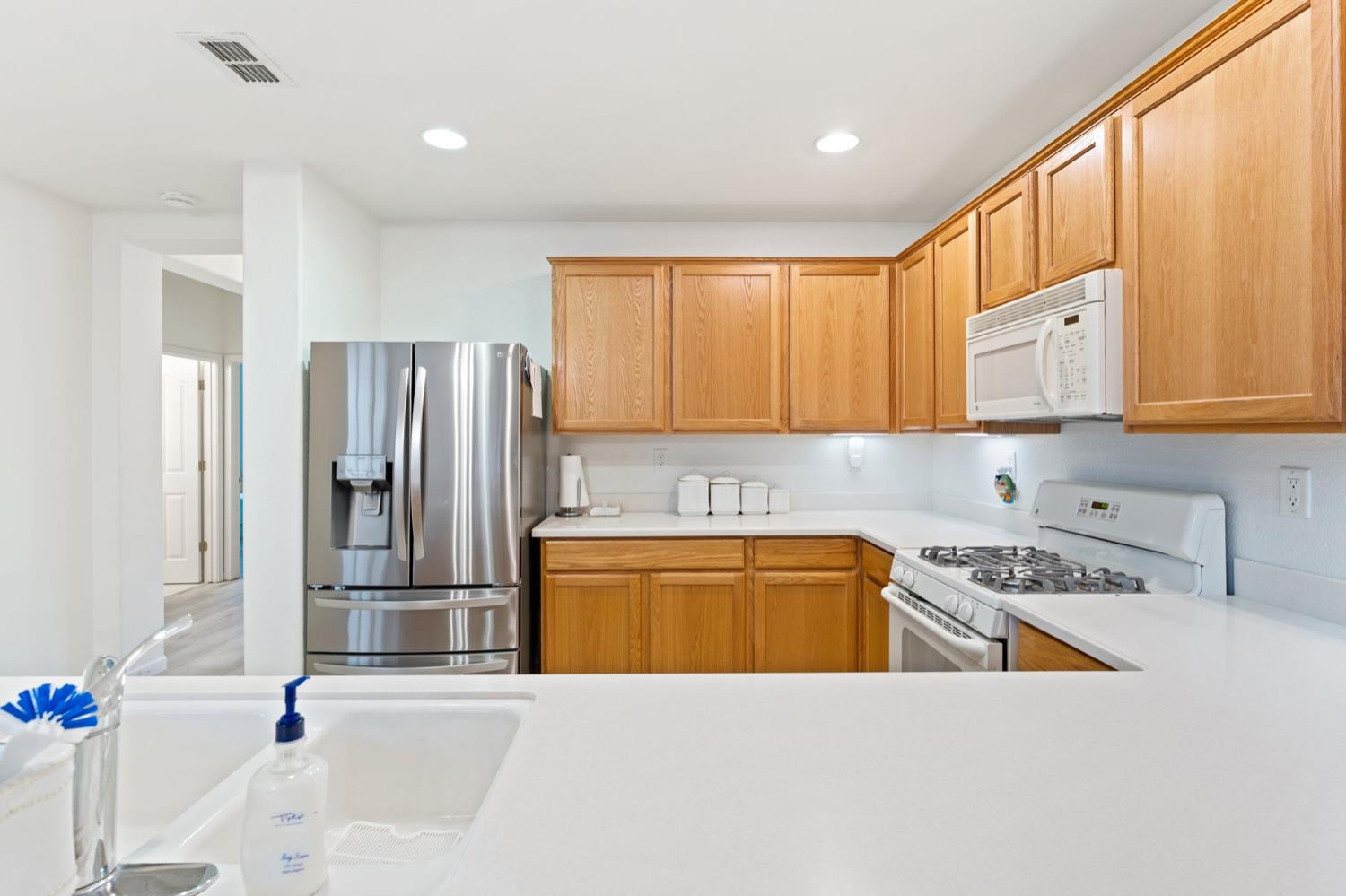 2270 Rose Arbor Drive Sacramento, CA 95835 - Photo 7 of 21