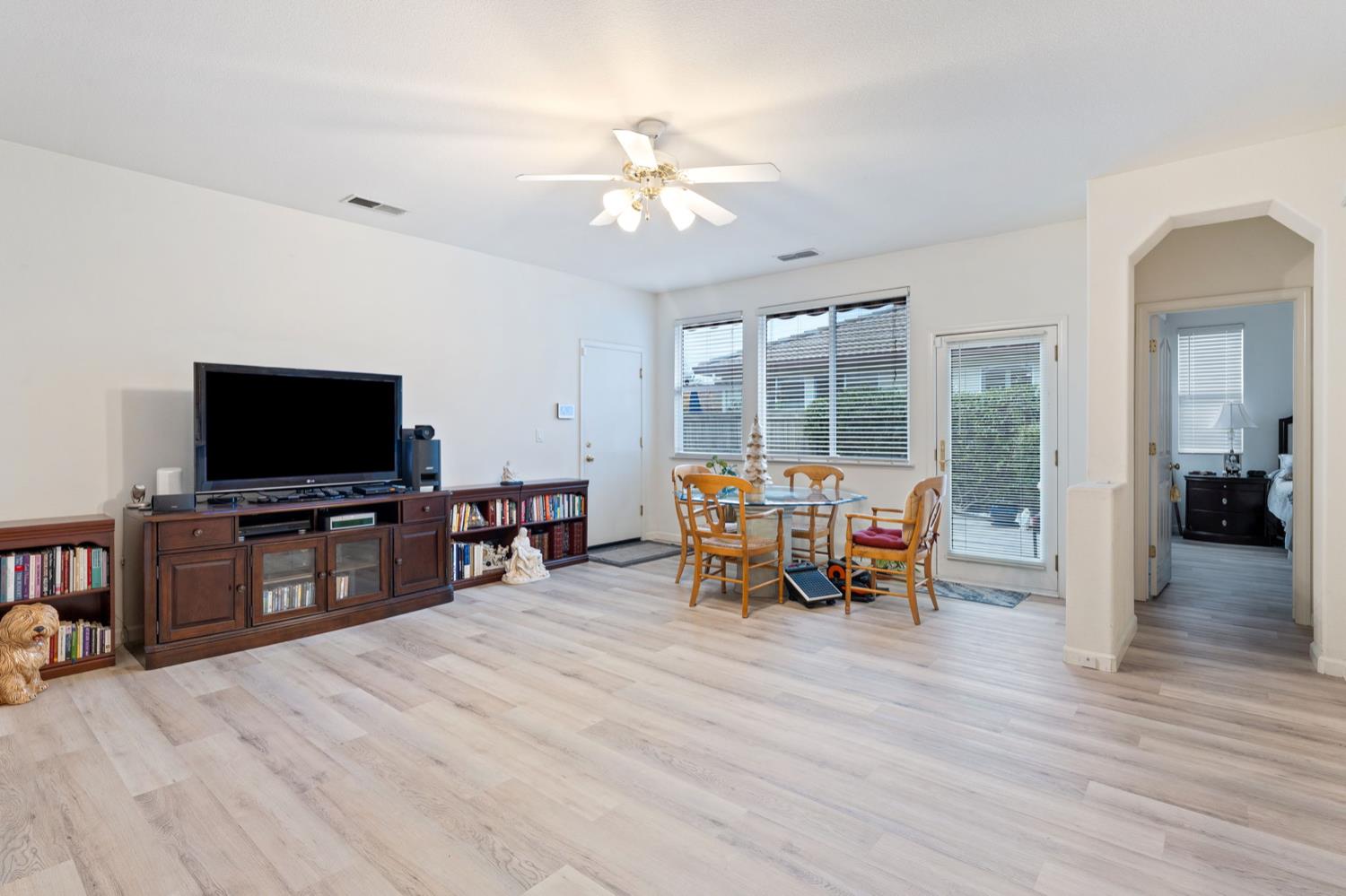 2270 Rose Arbor Drive Sacramento, CA 95835 - Photo 10 of 21