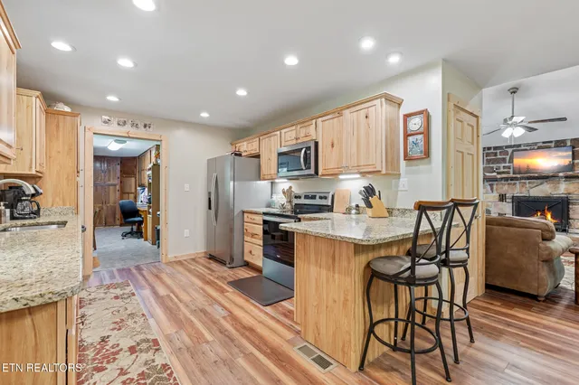 $675,000 | 4527 East Scenic Drive, Gatlinburg, TN 37738