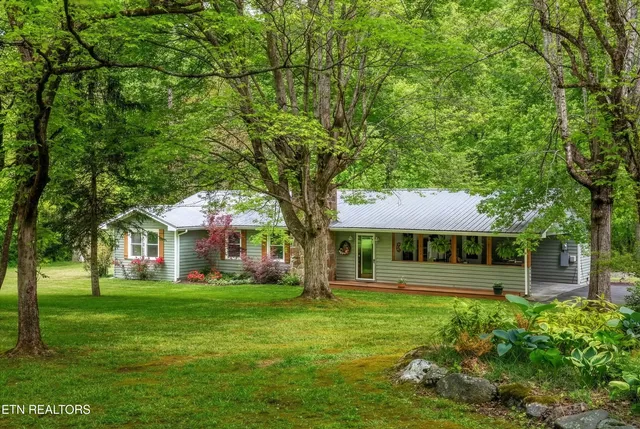 $675,000 | 4527 East Scenic Drive, Gatlinburg, TN 37738
