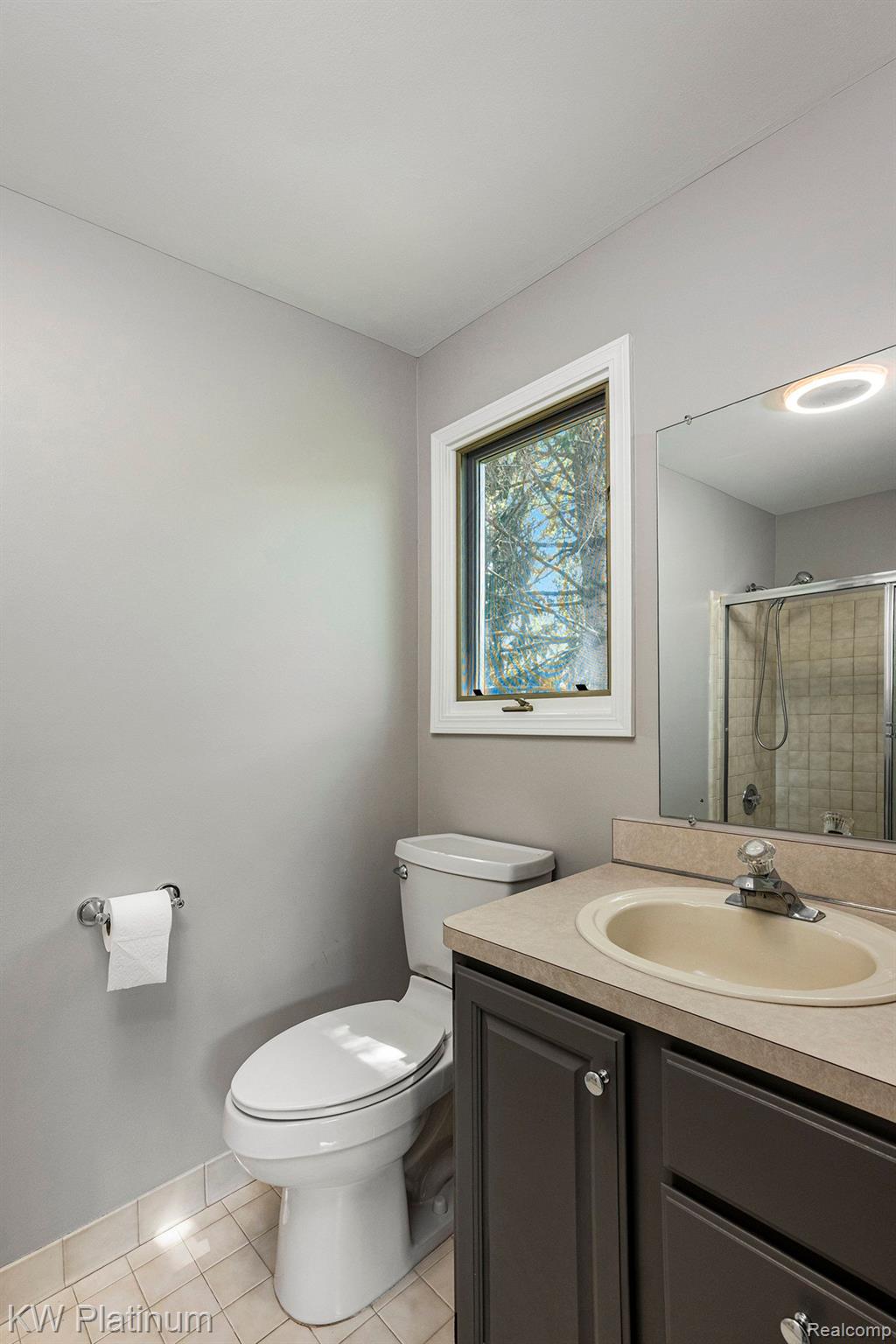 4525 Valley View Rochester, MI 48306 - Photo 31 of 49 Gallery Image 31