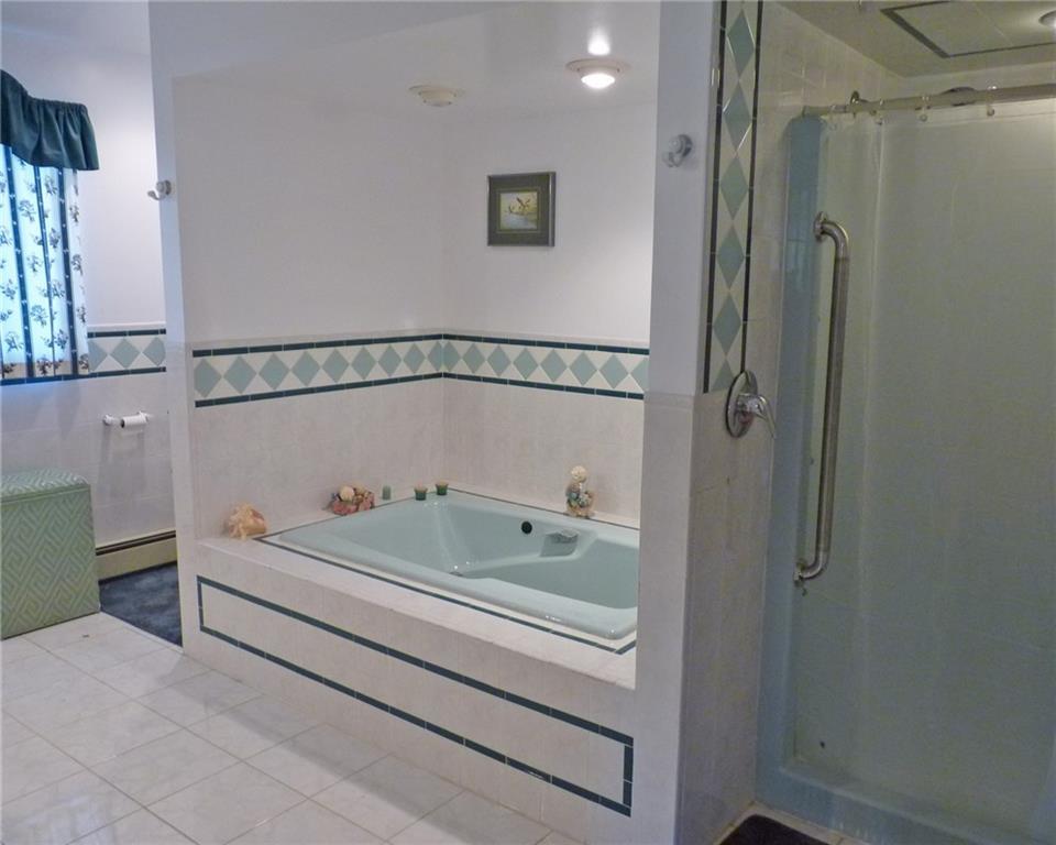 472 North Bend Road Surry, ME 04684 - Photo 20 of 35 First floor full bath with soaking...