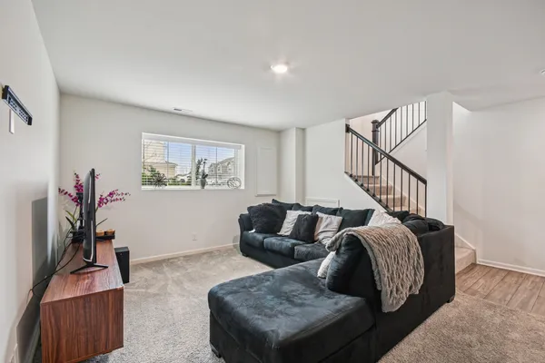 $389,000 | 1077 Moraine Drive, South Elgin, IL 60177