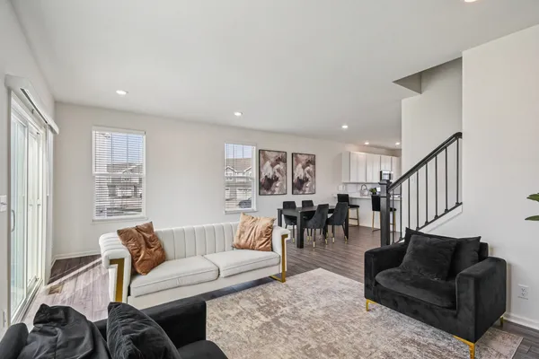$389,000 | 1077 Moraine Drive, South Elgin, IL 60177