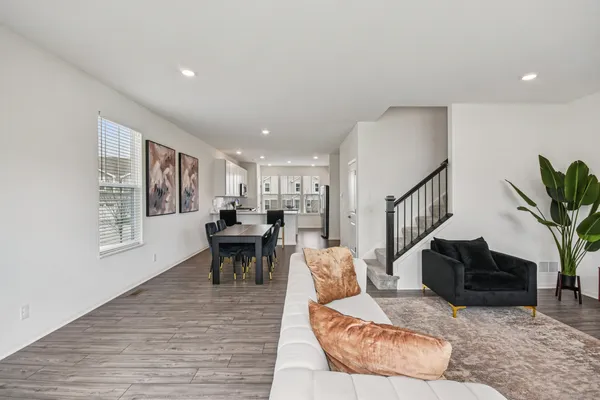 $389,000 | 1077 Moraine Drive, South Elgin, IL 60177