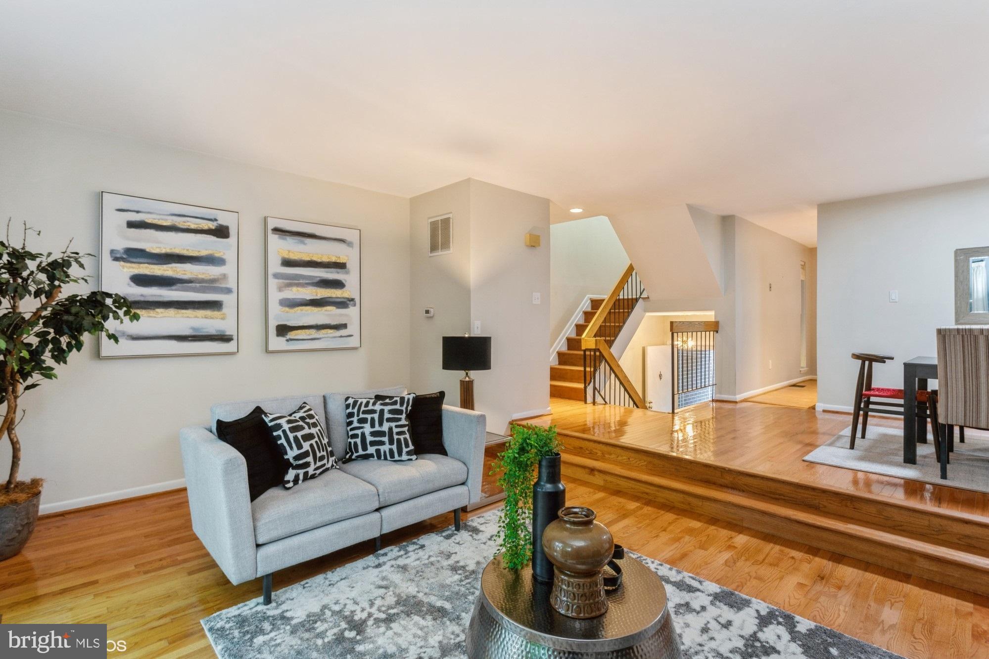 12015 Insha Court Reston, VA 20191 - Photo 15 of 39 STEP DOWN LIVING ROOM