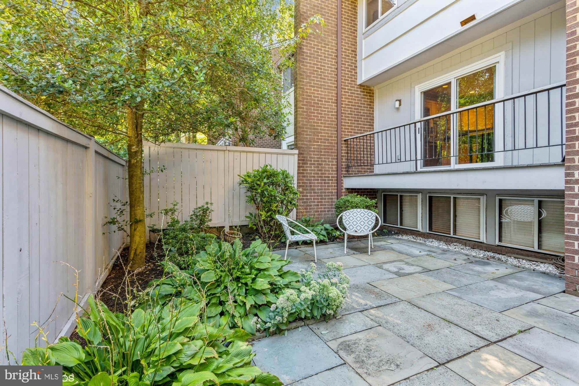 12015 Insha Court Reston, VA 20191 - Photo 3 of 39 ENJOY YOUR OWN PRIVATE FRONT COURTYARD