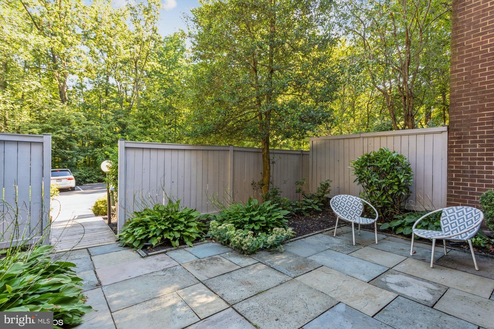 12015 Insha Court Reston, VA 20191 - Photo 4 of 39 FRONT COURTYARD