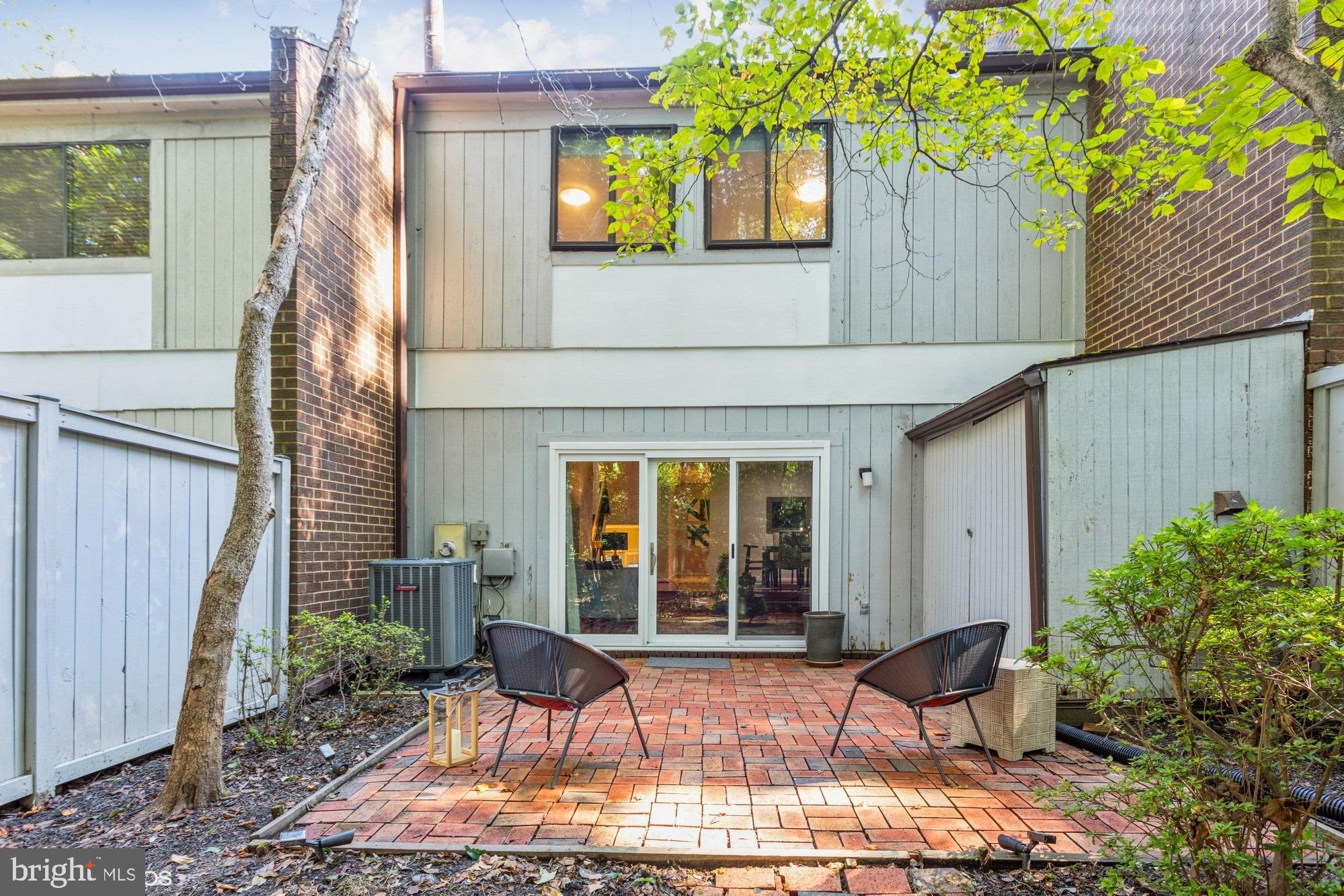 12015 Insha Court Reston, VA 20191 - Photo 35 of 39 BACKYARD