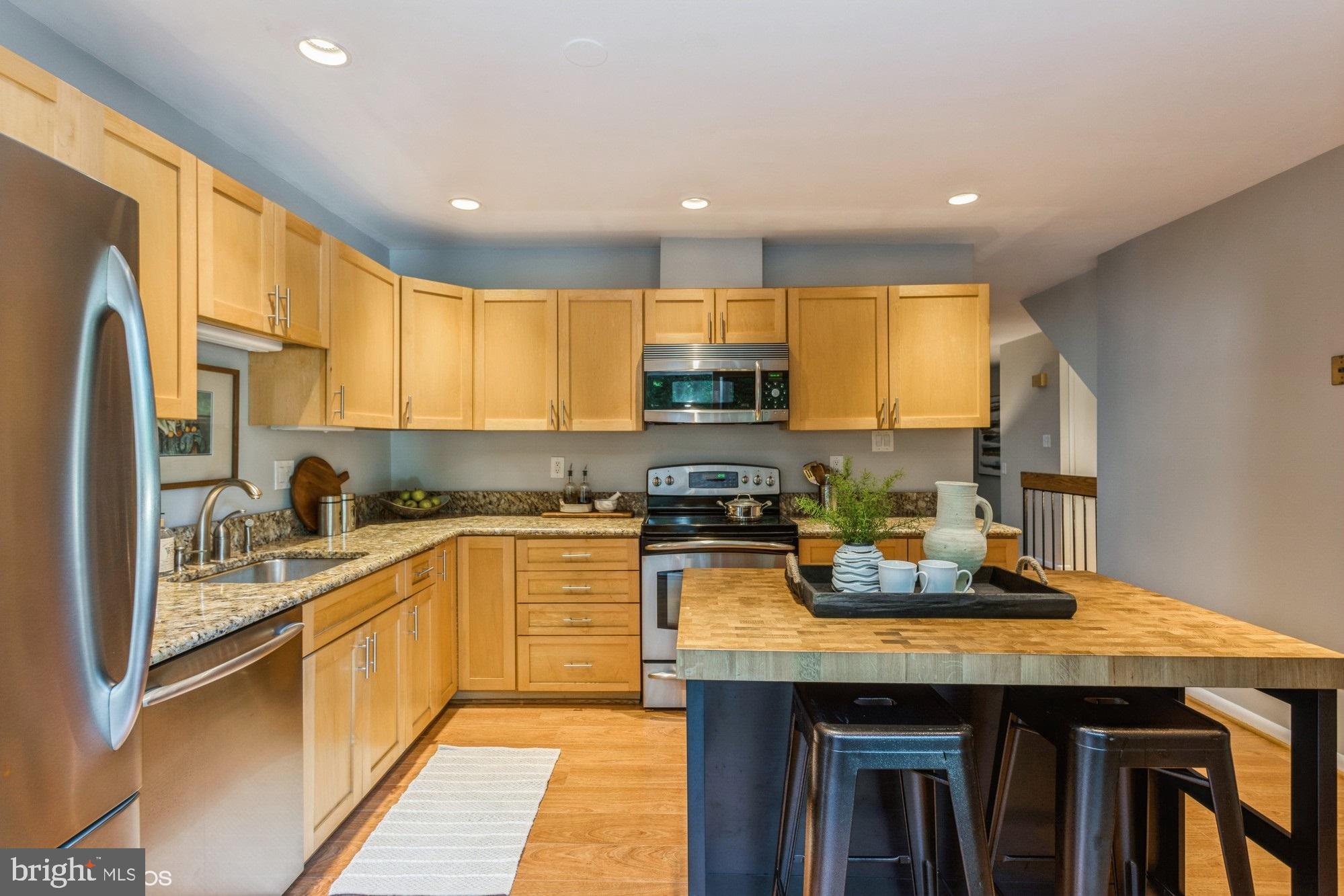12015 Insha Court Reston, VA 20191 - Photo 10 of 39 Chef's delight