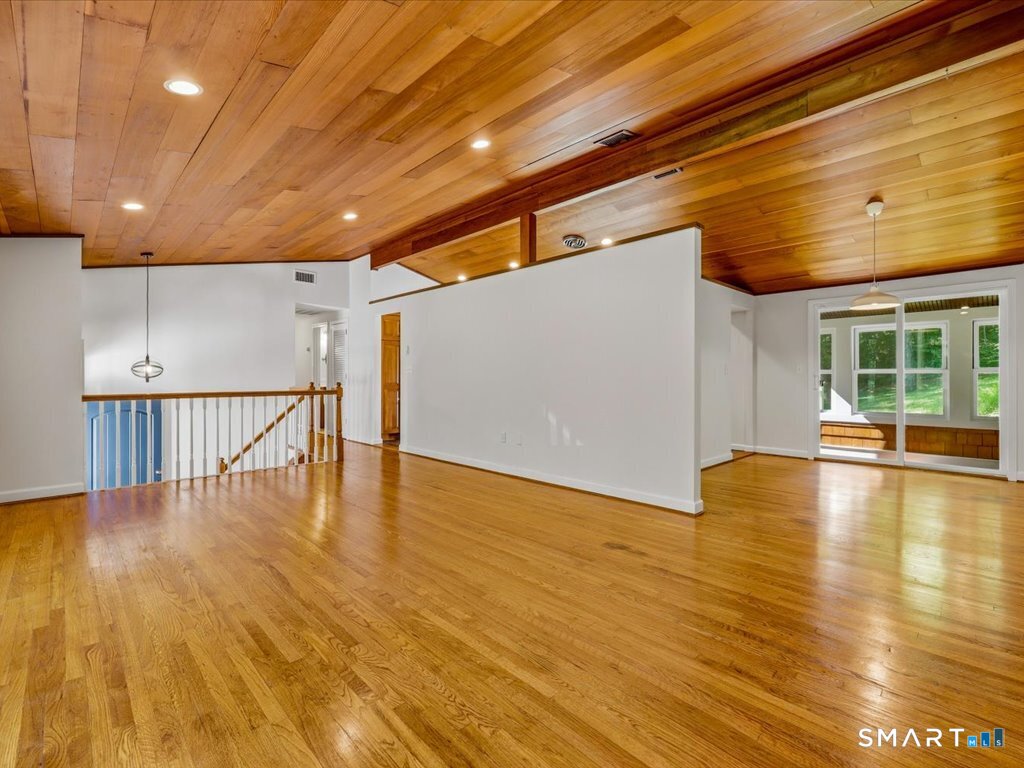 221 Duck Hole Road Madison, CT 06443 - Photo 10 of 37