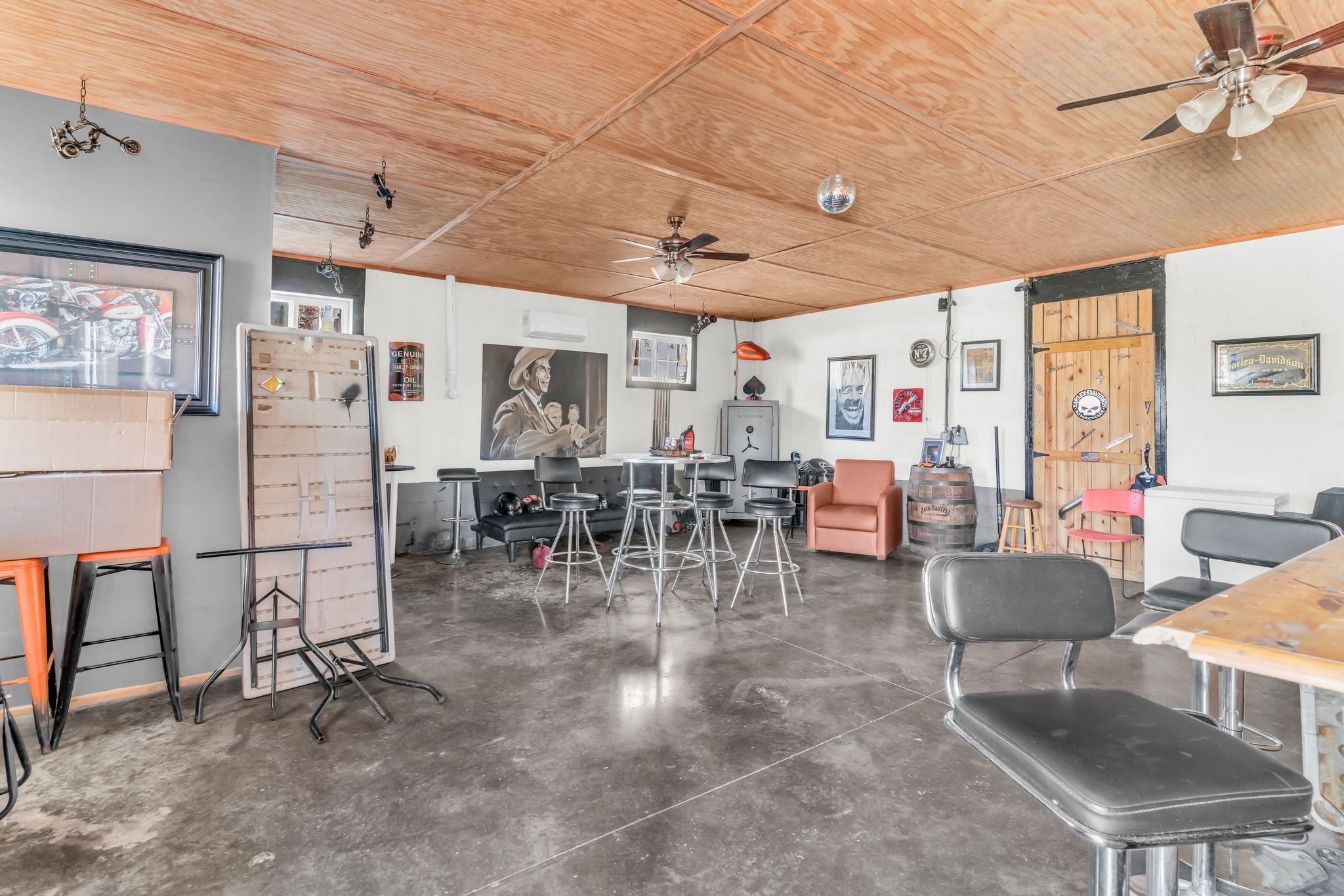 2450 Scotty Parker Road Portland, TN 37148 - Photo 31 of 37 a room with lots of chairs and a table