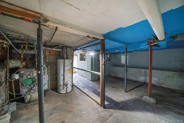 $425,000 | 723 West Main Street, Riverhead, NY 11901