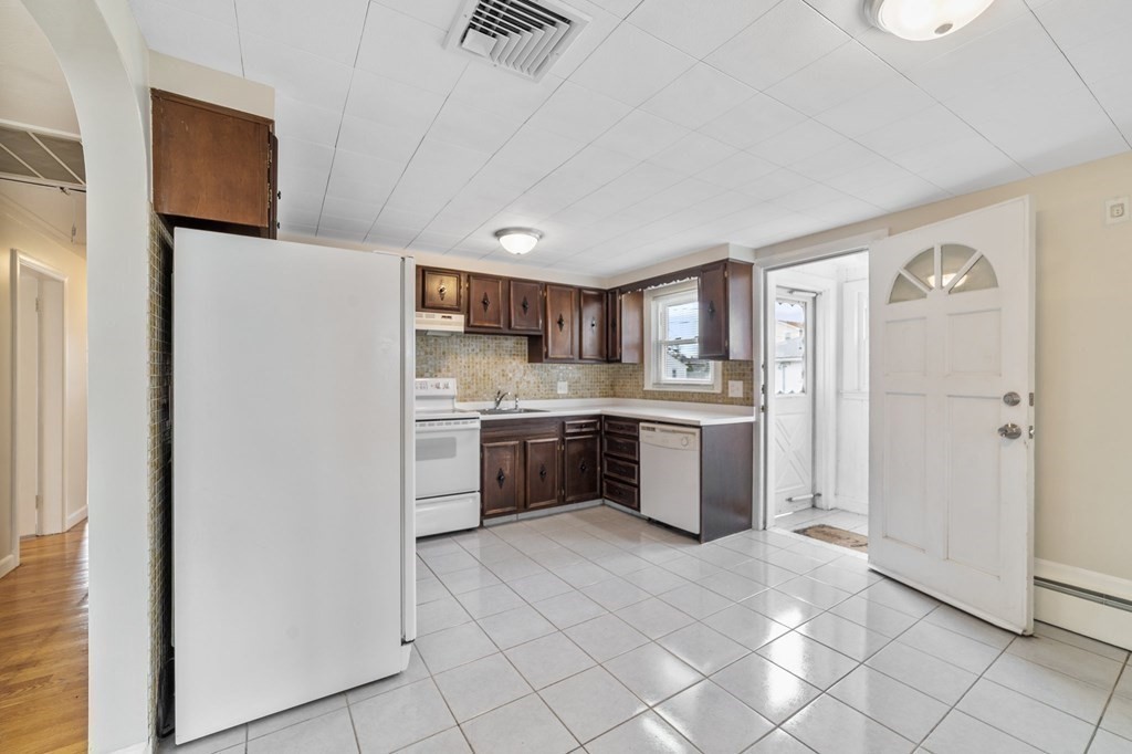 170 Rumney Road Revere, MA 02151 - Photo 12 of 41 Gallery Image 12