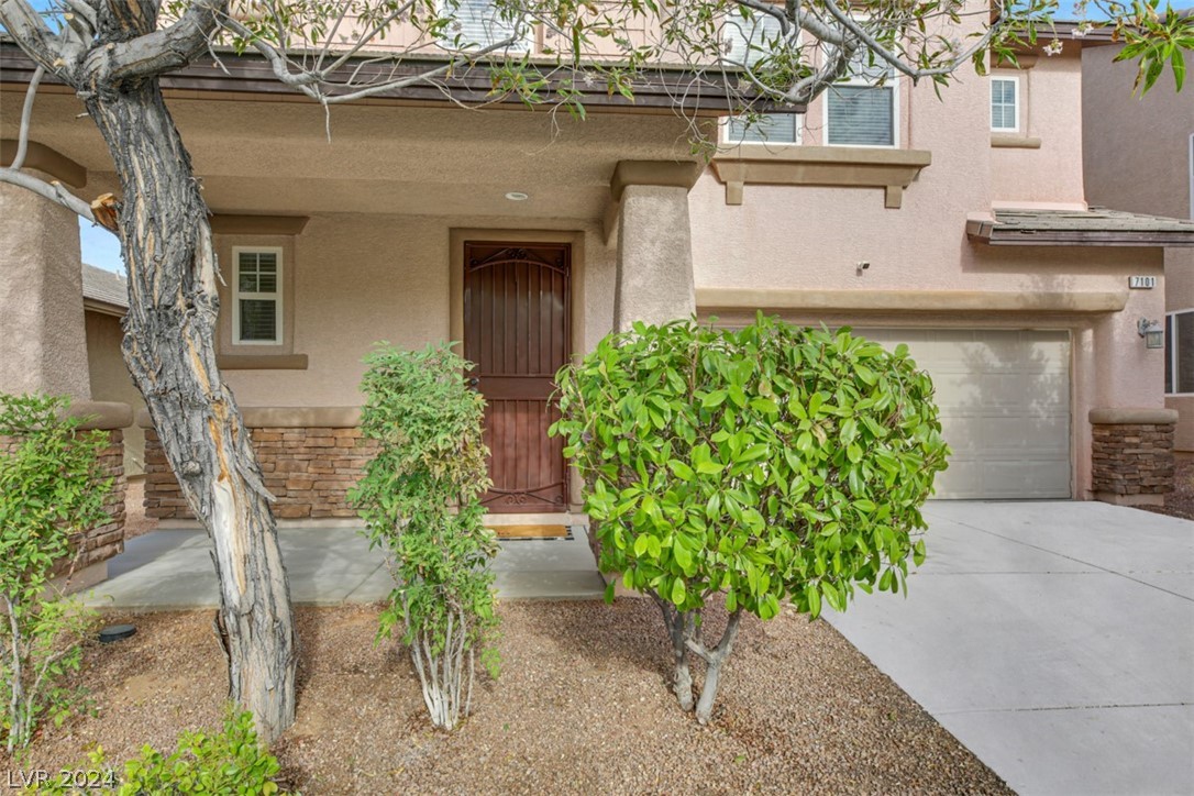 7101 Flagstaff Ranch Street Las Vegas, NV 89166 - Photo 3 of 36