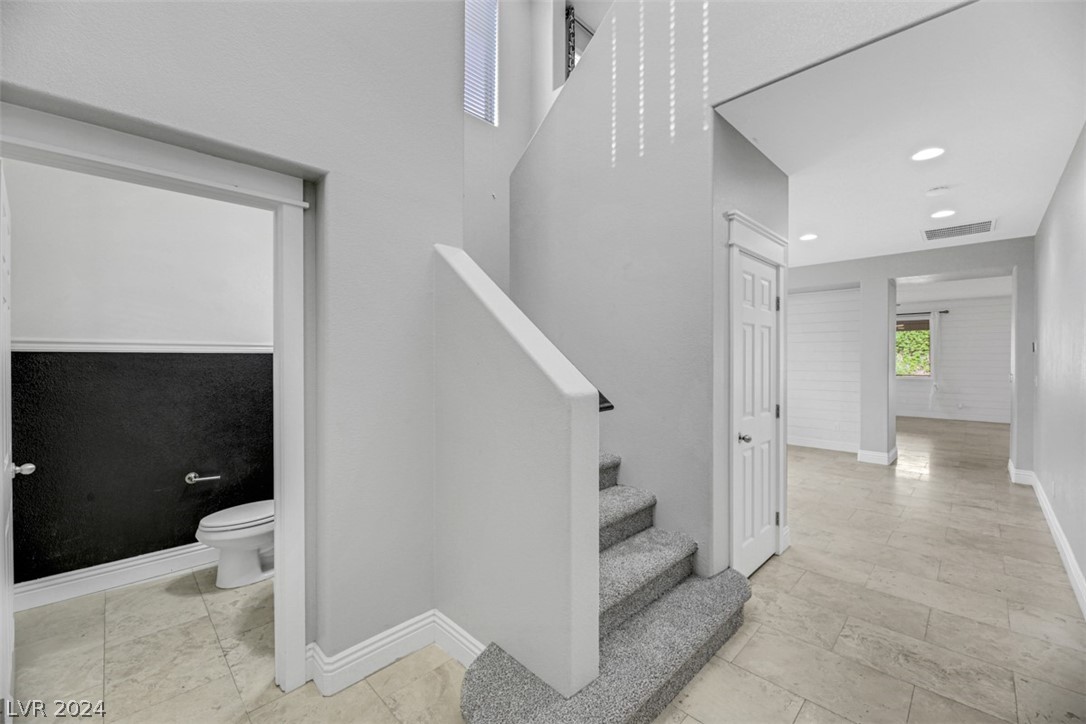7101 Flagstaff Ranch Street Las Vegas, NV 89166 - Photo 4 of 36