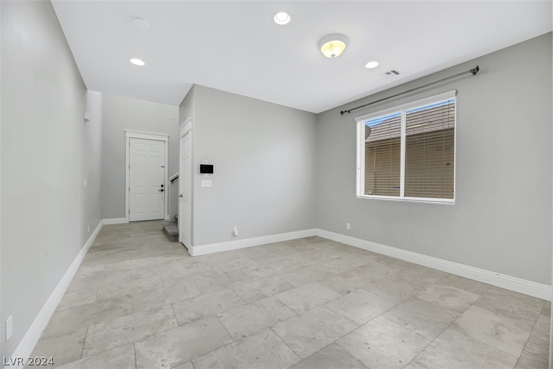 7101 Flagstaff Ranch Street Las Vegas, NV 89166 - Photo 8 of 36