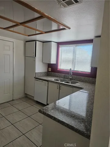 $2,300 | 38000 17th Street East, Unit 16, Palmdale, CA 93550