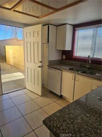 $2,300 | 38000 17th Street East, Unit 16, Palmdale, CA 93550