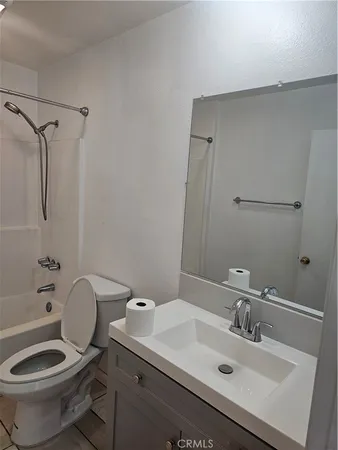 $2,100 | 38000 17th Street East, Unit 16, Palmdale, CA 93550