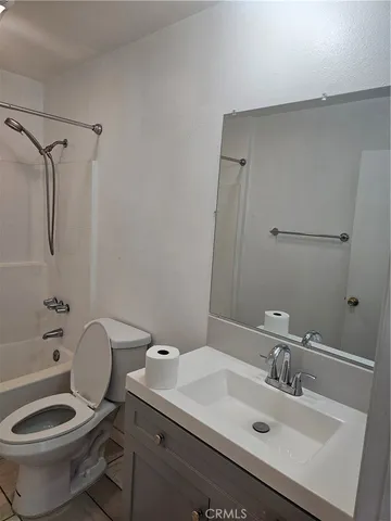 $2,300 | 38000 17th Street East, Unit 16, Palmdale, CA 93550