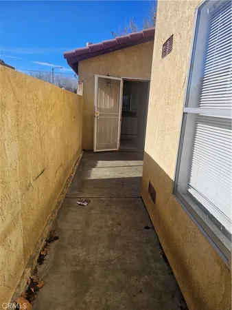 $2,100 | 38000 17th Street East, Unit 16, Palmdale, CA 93550