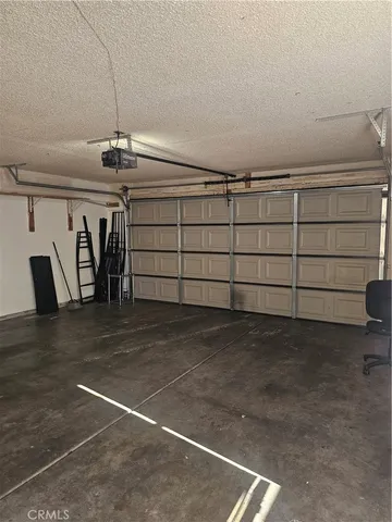 $2,300 | 38000 17th Street East, Unit 16, Palmdale, CA 93550