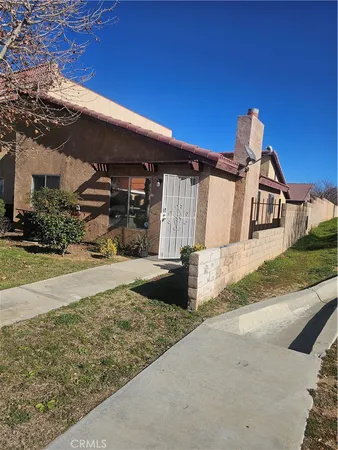 $2,100 | 38000 17th Street East, Unit 16, Palmdale, CA 93550