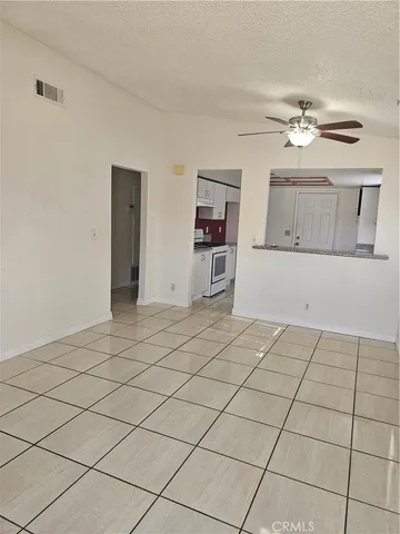 $2,300 | 38000 17th Street East, Unit 16, Palmdale, CA 93550