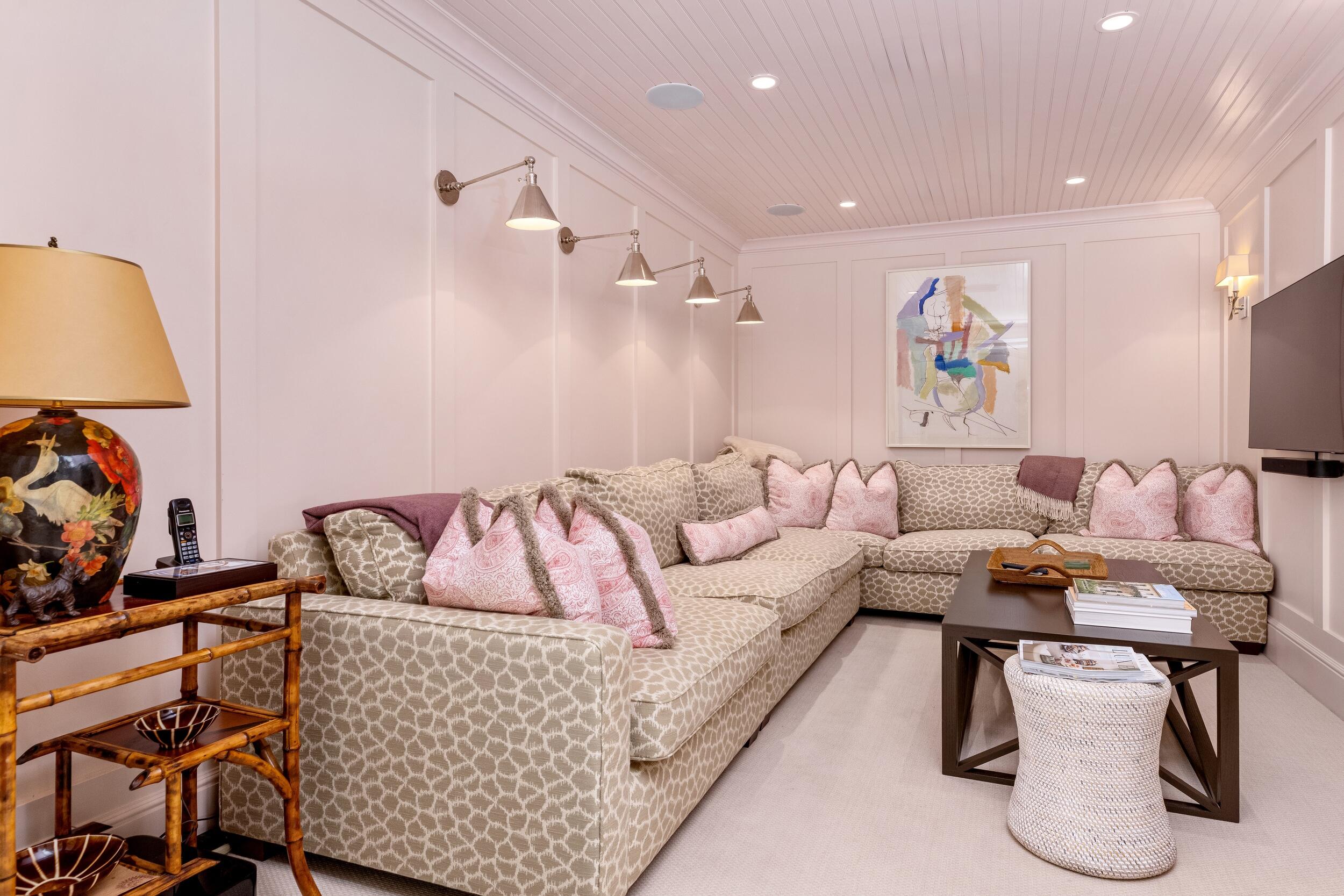 258 List Road Palm Beach, FL 33480 - Photo 22 of 49 Family Room