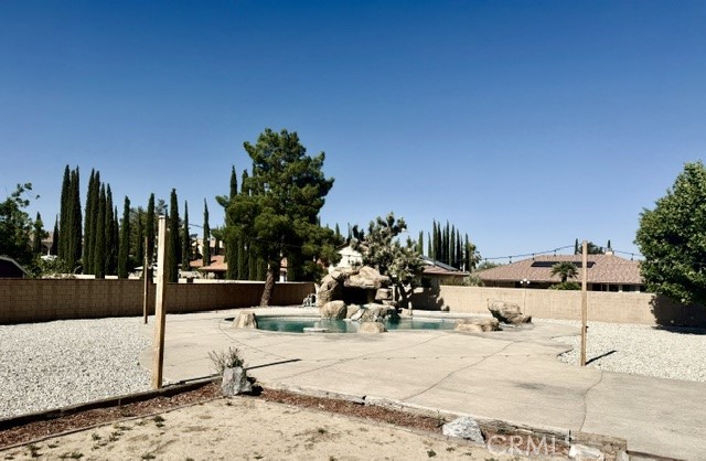 13375 Rincon Road Apple Valley, CA 92308 - Photo 52 of 72 Pool area