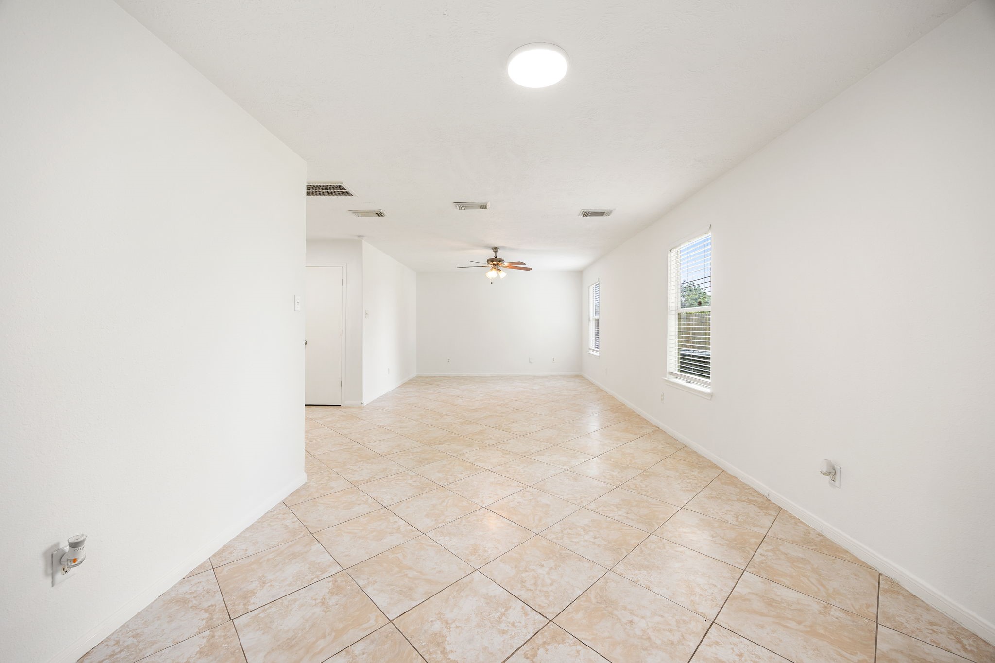 1930 Emerald Pathway Drive Spring, TX 77388 - Photo 7 of 38