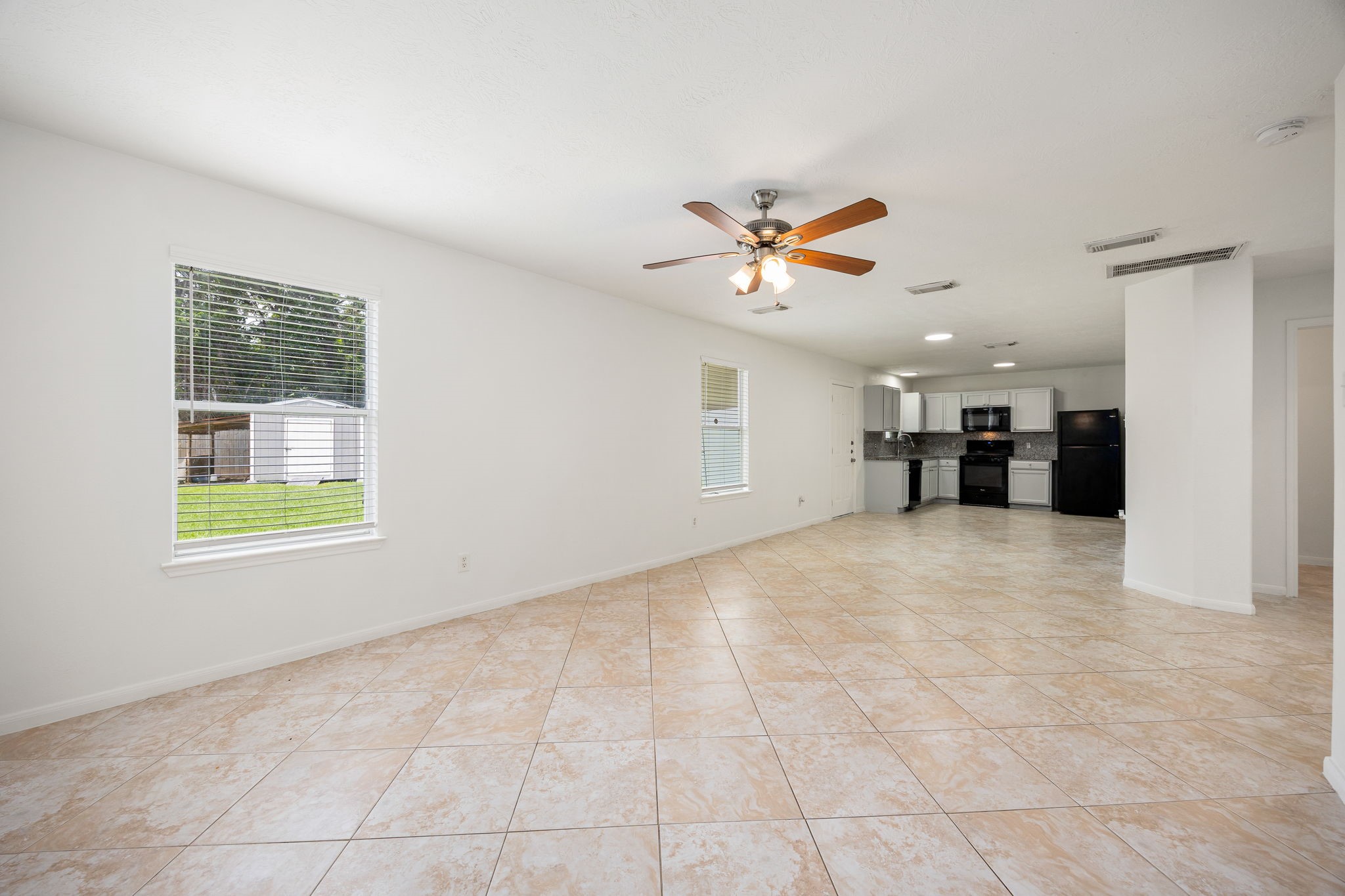 1930 Emerald Pathway Drive Spring, TX 77388 - Photo 10 of 38