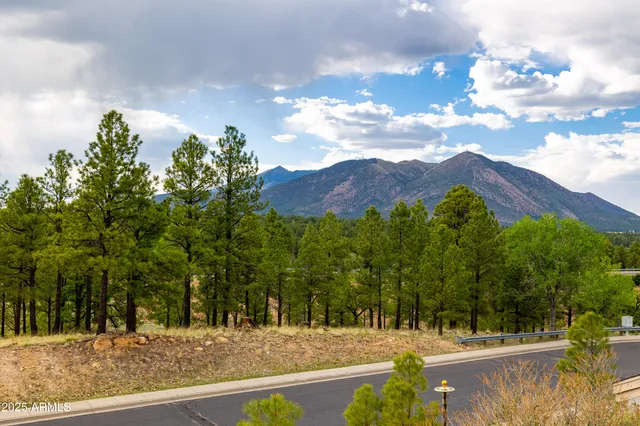 $1,750,000 | 1018 North Amberwood Street, Flagstaff, AZ 86004