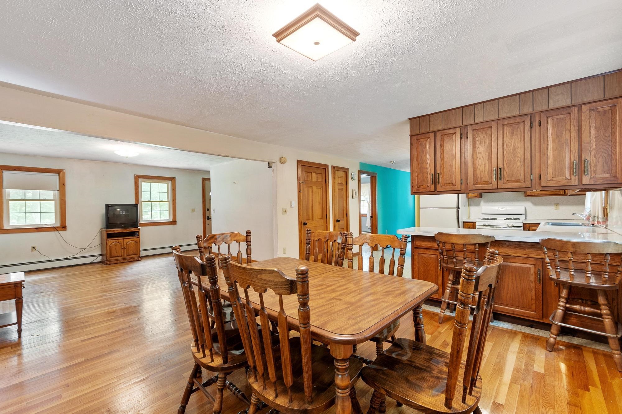 8 Naticook Road Merrimack, NH 03054 - Photo 18 of 43 Gallery Image 18