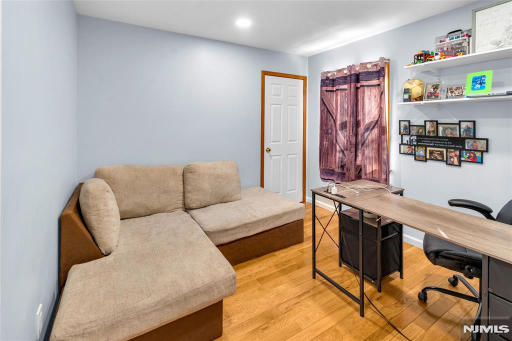 20 Center Street Butler, NJ 07405 - Photo 13 of 18