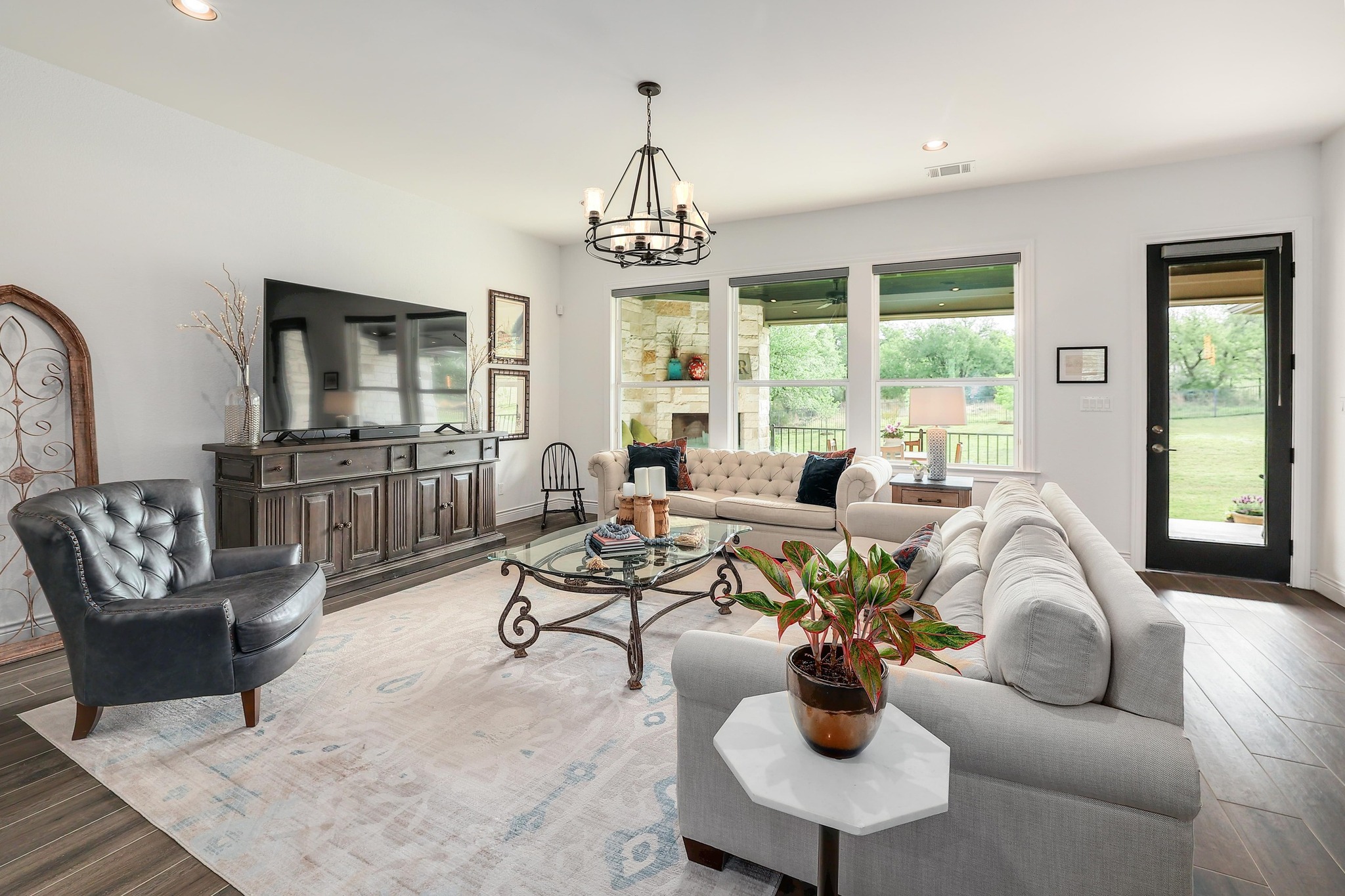 105 Graystone Lane Georgetown, TX 78633 - Photo 5 of 32 Living room