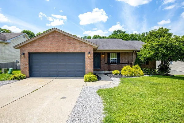 $305,000 | 210 Crittenden Court, Crittenden, KY 41030