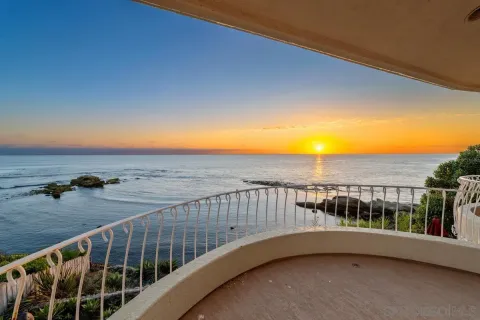 a view of balcony with city view