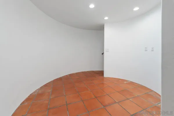 $6,175,000 | 5716 Dolphin Place, La Jolla, CA 92037