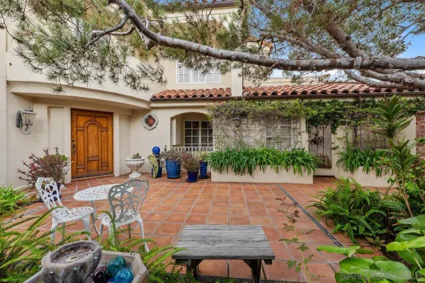 $6,175,000 | 5716 Dolphin Place, La Jolla, CA 92037