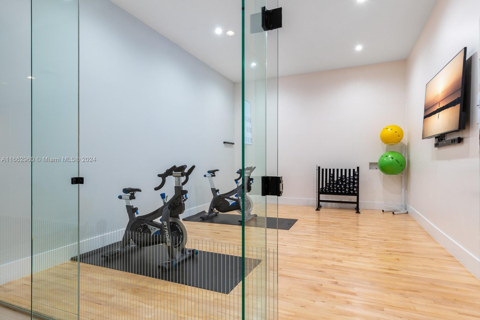 801 Brickell Key Boulevard, Unit 2008 Miami, FL 33131 - Photo 14 of 20 a view of a living room and bathroom