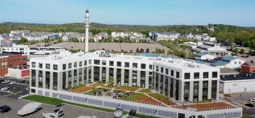 10 Shipyard Drive, Unit 313 Hingham, MA 02043 - Photo 35 of 39 a view of a balcony with chairs