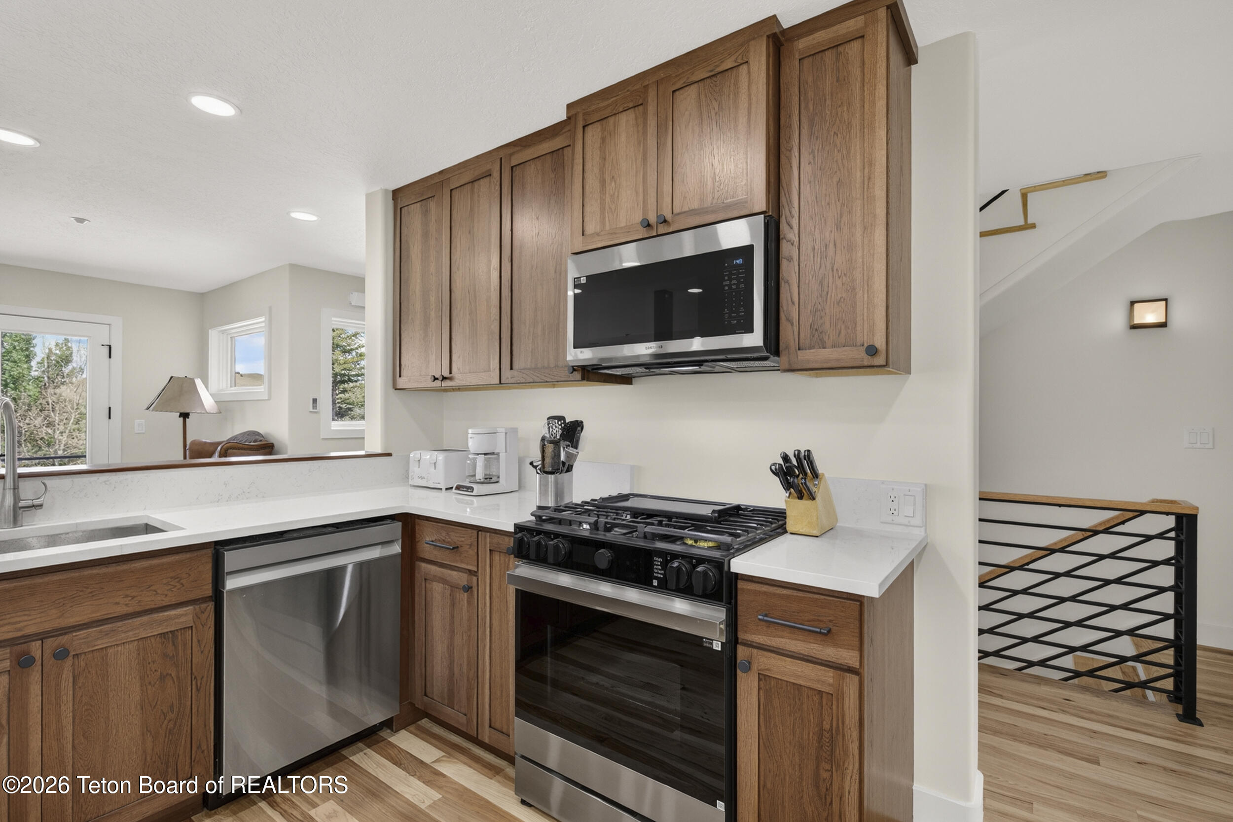 480 Henley Road Jackson, WY 83001 - Photo 11 of 57 Oven
