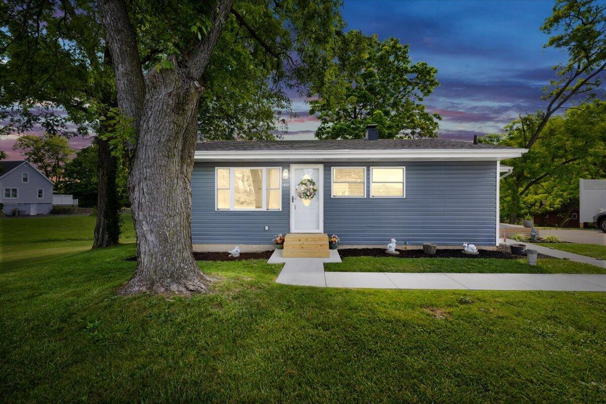 1610 Troy Road Springfield, OH 45504 - Photo 37 of 44 01-3I3A5471_TW