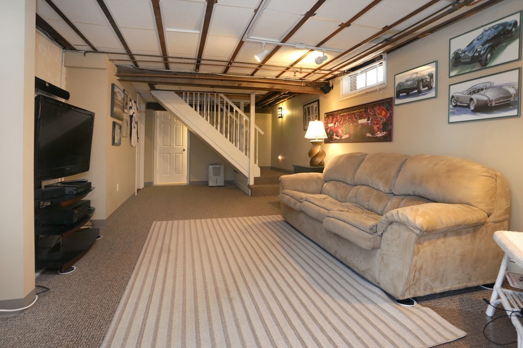 135 Whitehall Road Amesbury, MA 01913 - Photo 18 of 27 Gallery Image 18
