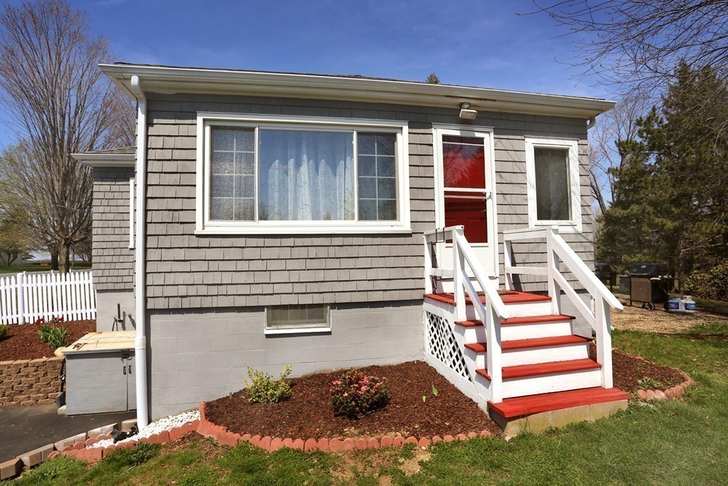 135 Whitehall Road Amesbury, MA 01913 - Photo 23 of 27 Gallery Image 23