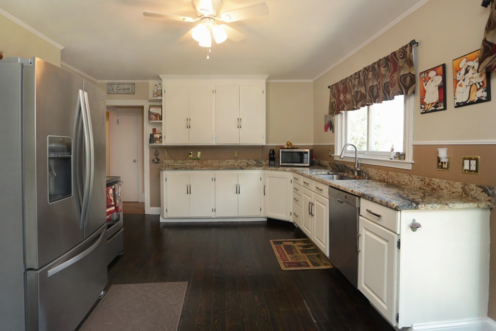135 Whitehall Road Amesbury, MA 01913 - Photo 8 of 27 Gallery Image 8