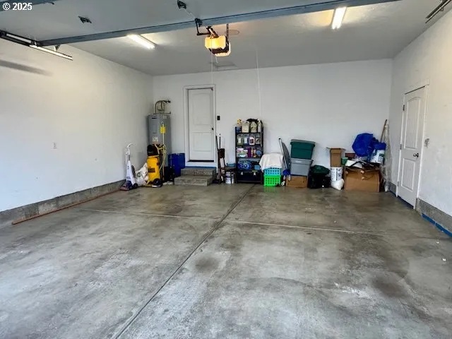 a view of a backyard with pathway