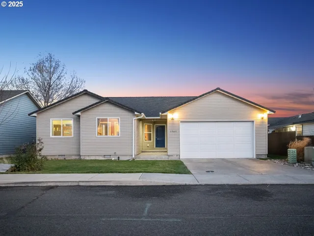 $385,000 | 1705 East Glacier Street, La Grande, OR 97850